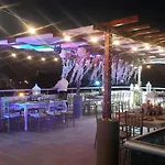 Hotel Donama