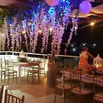 Hotel Donama